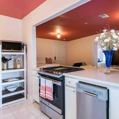 Blush And Bashful Germantown Two Bedroom Apartment Louisville-Jefferson County Extérieur photo