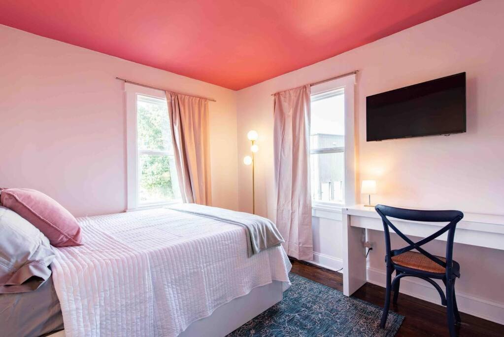 Blush And Bashful Germantown Two Bedroom Apartment Louisville-Jefferson County Extérieur photo