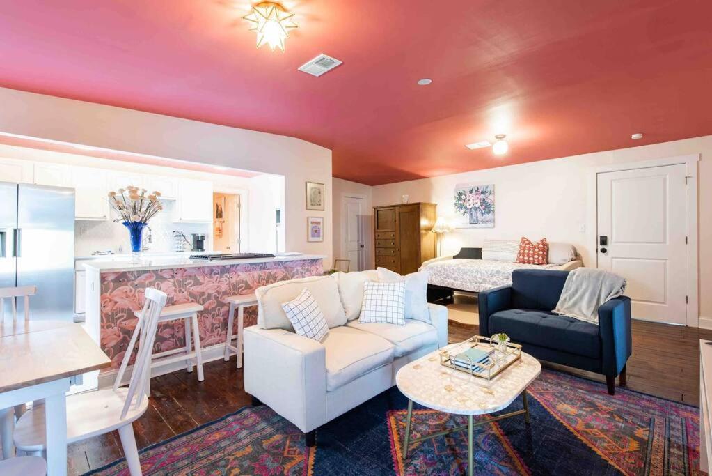 Blush And Bashful Germantown Two Bedroom Apartment Louisville-Jefferson County Extérieur photo