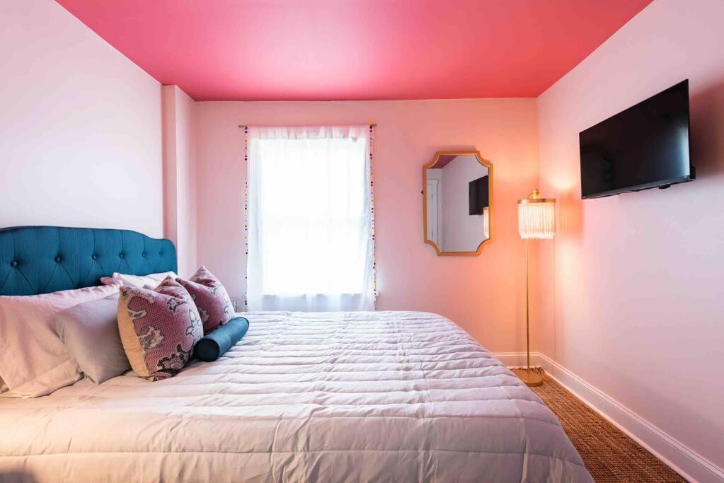 Blush And Bashful Germantown Two Bedroom Apartment Louisville-Jefferson County Extérieur photo
