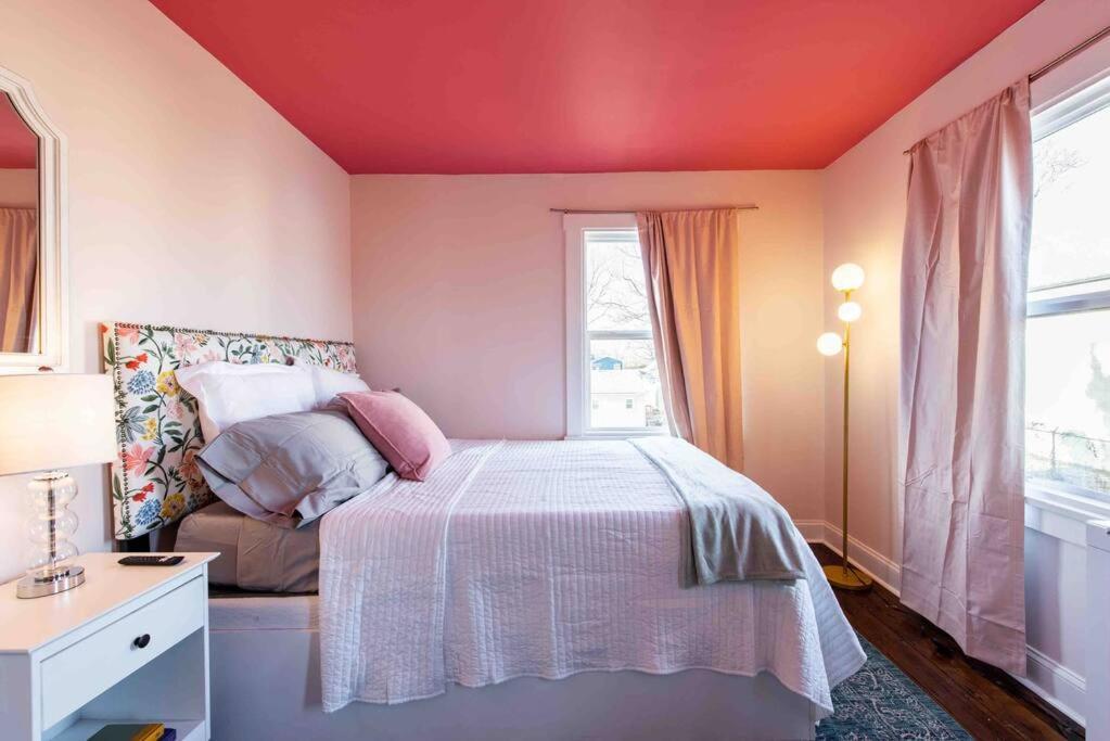 Blush And Bashful Germantown Two Bedroom Apartment Louisville-Jefferson County Extérieur photo
